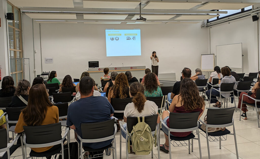 Conferència introductòria de Sheila González sobre el valor de les dades en la formulació de polítiques públiques.